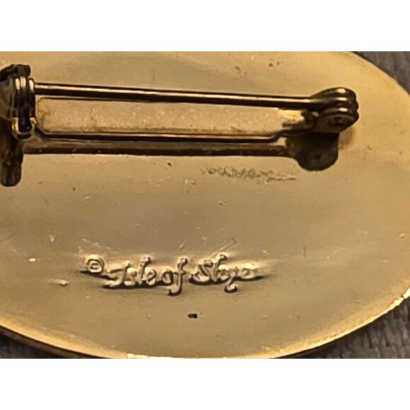 Vintage Isle Of Skye Enamel & Gold-Tone Cloisonne Crest Brooch Pin Oval Design - Picture 3 of 5